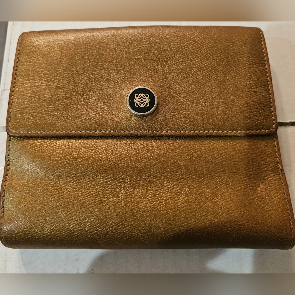 Loewe gold wallet EUC
